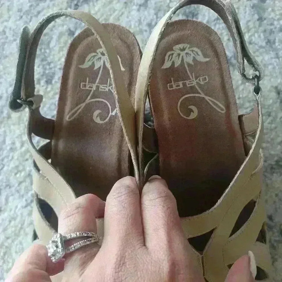 Dansko Womens Tan Leather Felecia Strappy Wedge Heels 41 - Picture 6 of 14